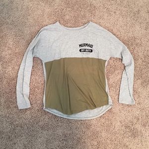 long sleeve t-shirt